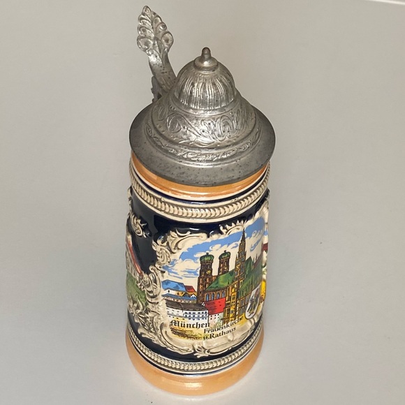 Authentic German beer stein with lid. Antique German beer mug. - Picture 11 of 15